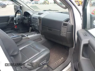 2005 Nissan Titan SE с VIN 1N6AA06B15N565357, выставлен на аукционе IAAI как лот 42321764 с пробегом 141 165 миль миль и . История ставок и продаж доступна на DreamBid. Изображение 5.