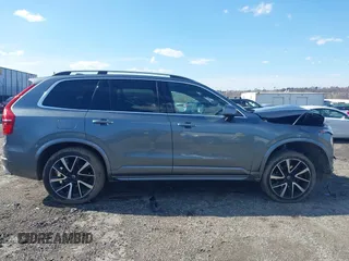 2018 Volvo XC90 Momentum with VIN YV4A22PK6J1386904, listed as a IAAI auction lot 41871000 with 58,955 mi miles. Bid and sale history available at carsss.com. Image 12.