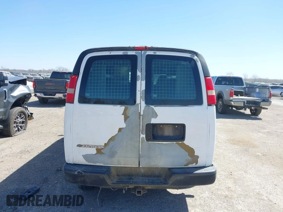 2008 Chevrolet Express Cargo Van with VIN 1GCGG25C381184266, listed as a IAAI auction lot 41833807 with 472,299 mi miles. Bid and sale history available at carsss.com. Image 16.
