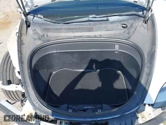 2018 Tesla Model 3 Long Range Battery with VIN 5YJ3E1EAXJF108781, listed as a IAAI auction lot 41962628 with 61,208 mi miles and . Bid and sale history available at DreamBid. Image 10.