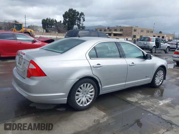 2010 Ford Fusion Hybrid with VIN 3FADP0L31AR406458, listed as a IAAI auction lot 41802042 with 225,678 mi miles. Bid and sale history available at carsss.com. Image 4.