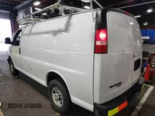 2013 Chevrolet Express Cargo z VIN 1GCWGFCA8D1141881, wystawiony jako IAAI lot #42728830 z przebiegiem 208 897 mil mil oraz . Historia ofert i sprzedaży dostępna na DreamBid. Obrazek 2.