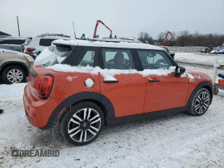 2021 MINI Hardtop 4 Door Cooper S with VIN WMWXU9C04M2N52840, listed as a Copart auction lot 89365525 with 27,921 mi miles and Salvage title. Bid and sale history available at DreamBid. Image 3.