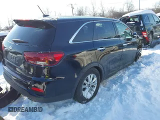 2019 Kia Sorento L with VIN 5XYPG4A31KG577496, listed as a IAAI auction lot 41247314 with 90,177 mi miles. Bid and sale history available at carsss.com. Image 4.