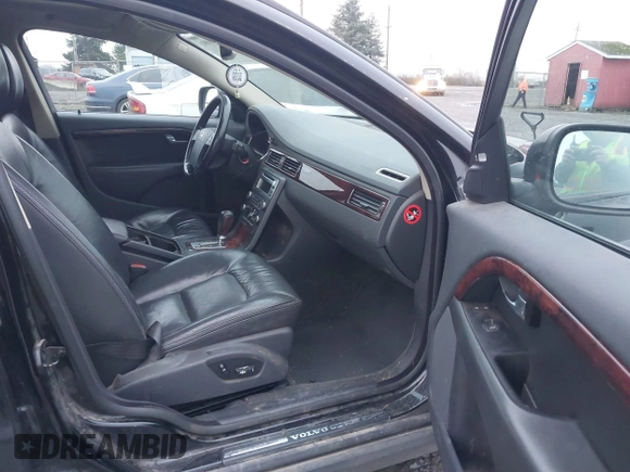 2008 Volvo XC70 с VIN YV4BZ982481017864, выставлен на аукционе IAAI как лот 41361091 с пробегом 197 979 миль миль и . История ставок и продаж доступна на DreamBid. Изображение 5.