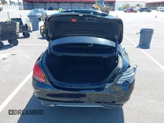 2018 Mercedes-Benz C 300 z VIN 55SWF4JB9JU250869, wystawiony jako IAAI lot #41990855 z przebiegiem 54 938 mil mil oraz . Historia ofert i sprzedaży dostępna na DreamBid. Obrazek 16.