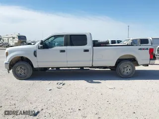 2019 Ford Super Duty F-250 SRW XL with VIN 1FT7W2B69KEC99875, listed as a IAAI auction lot 41675684 with 190,634 mi miles. Bid and sale history available at carsss.com. Image 14.