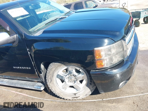 2011 Chevrolet Silverado 1500 LTZ with VIN 3GCPKTE3XBG303427, listed as a IAAI auction lot 40512927 with 211,198 mi miles and . Bid and sale history available at DreamBid. Image 6.