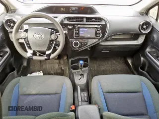 2018 Toyota Prius One z VIN JTDKDTB39J1600002, wystawiony jako Copart lot #53493975 z przebiegiem 87 147 mil mil oraz Czysty tytuł • Clean title. Historia ofert i sprzedaży dostępna na DreamBid. Obrazek 8.