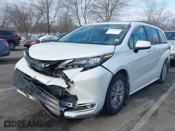2024 Toyota Sienna XLE with VIN 5TDJSKFC6RS119094, listed as a IAAI auction lot 41434990 with 113,532 mi miles and . Bid and sale history available at DreamBid. Image 2.