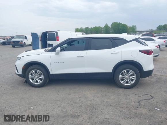 2022 Chevrolet Blazer LT z VIN 3GNKBCR48NS208791, wystawiony jako IAAI lot #41920482 z przebiegiem 45 320 mil mil oraz . Historia ofert i sprzedaży dostępna na DreamBid. Obrazek 14.