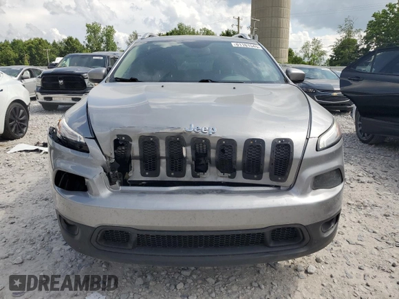 2016 Jeep Cherokee Latitude with VIN 1C4PJMCB5GW210133, listed as a Copart auction lot 61161545 with 222,461 mi miles and Clean title. Bid and sale history available at DreamBid. Image 5.
