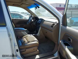 2008 Honda Pilot EX-L with VIN 5FNYF28598B027501, listed as a IAAI auction lot 41806345 with 213,406 mi miles. Bid and sale history available at carsss.com. Image 5.