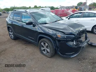 2019 Jeep Cherokee Limited z VIN 1C4PJMDX6KD457370, wystawiony jako IAAI lot #42210162 z przebiegiem 50 303 mil mil oraz . Historia ofert i sprzedaży dostępna na DreamBid. Obrazek 1.