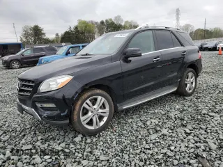 2015 Mercedes-Benz M 350 z VIN 4JGDA5HB7FA456058, wystawiony jako Copart lot #51798205 z przebiegiem 136 148 mil mil oraz Szkoda całkowita • Salvage title. Historia ofert i sprzedaży dostępna na DreamBid. Obrazek 1.
