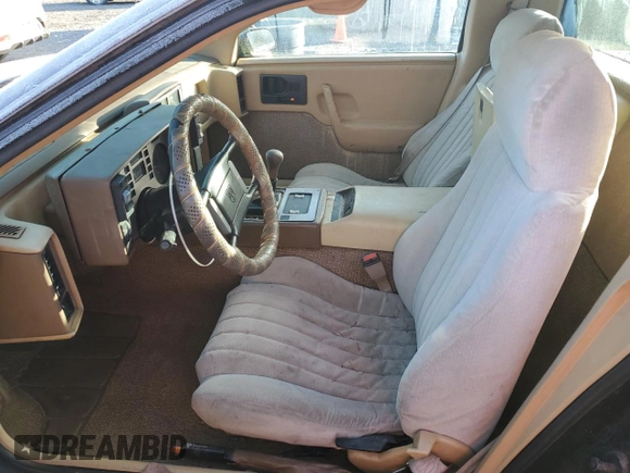 1986 Pontiac Fiero z VIN 1G2PF3793GP210763, wystawiony jako Copart lot #41891075 z przebiegiem 144 219 mil mil oraz Czysty tytuł • Clean title. Historia ofert i sprzedaży dostępna na DreamBid. Obrazek 10.