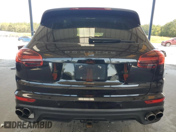 2018 Porsche Cayenne S z VIN WP1AB2A20JLA60448, wystawiony jako Copart lot #68556394 z przebiegiem 58 681 mil mil oraz Szkoda całkowita • Salvage title. Historia ofert i sprzedaży dostępna na DreamBid. Obrazek 6.