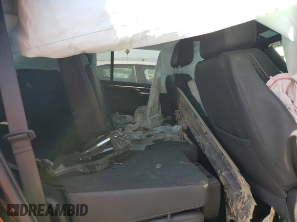 2025 Chevrolet Tahoe Z71 with VIN 1GNS6PRD8SR202788, listed as a Copart auction lot 63323005 with 14,824 mi miles and Clean title. Bid and sale history available at DreamBid. Image 11.