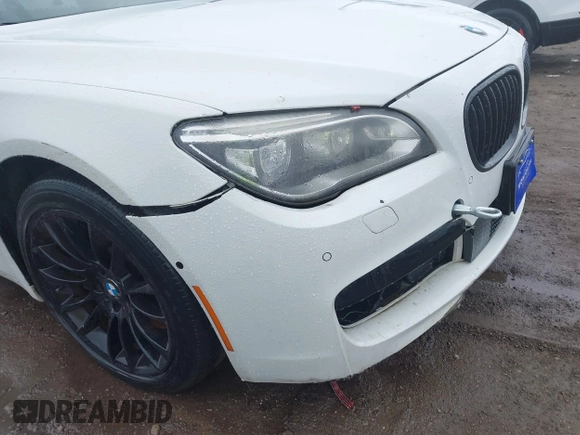 2015 BMW 7 Series 750Li xDrive with VIN WBAYF8C58FD655044, listed as a IAAI auction lot 41847227 with Not Provided miles and . Bid and sale history available at carsss.com. Image 17.