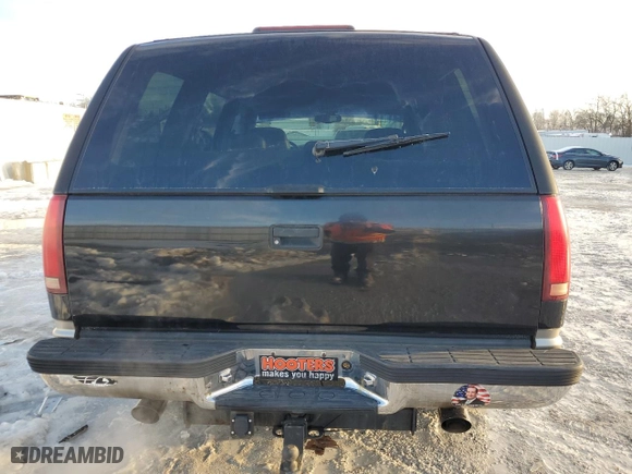 1998 Chevrolet Tahoe with VIN 1GNEK13R2WJ370599, listed as a Copart auction lot 84431174 with 197,215 mi miles and Non Repairable. Bid and sale history available at carsss.com. Image 6.