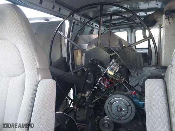 2003 GMC Savana Cargo Van Y3H Paratransit with VIN 1GTHG39U531108313, listed as a IAAI auction lot 40742517 with 126,065 mi miles. Bid and sale history available at carsss.com. Image 8.