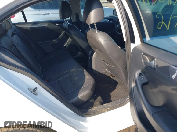2014 Volkswagen Jetta TDI w/Premium/Nav with VIN 3VWLL7AJ0EM281741, listed as a IAAI auction lot 41508560 with 148,000 mi miles and . Bid and sale history available at DreamBid. Image 8.
