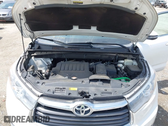 2016 Toyota Highlander XLE z VIN 5TDKKRFH3GS170784, wystawiony jako IAAI lot #42091024 z przebiegiem 83 300 mil mil oraz . Historia ofert i sprzedaży dostępna na DreamBid. Obrazek 10.