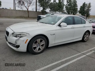 2013 BMW 5 Series 528i with VIN WBAXG5C59DDY30552, listed as a Copart auction lot 50823045 with 224,398 mi miles and Clean Title. Bid and sale history available at carsss.com. Image 1.