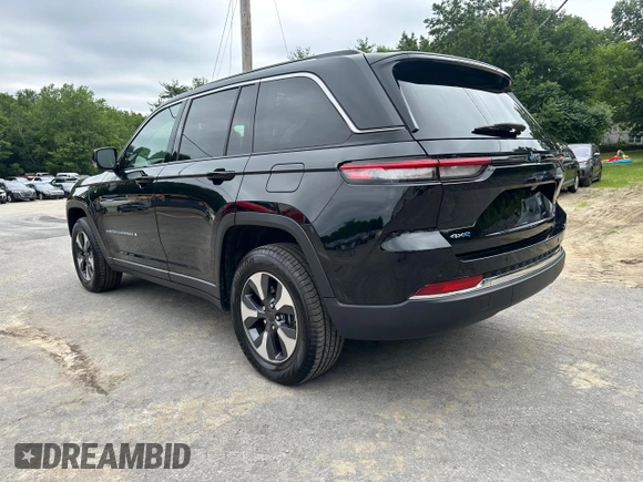 2024 Jeep Grand Cherokee with VIN 1C4RJYB67RC710710, listed as a Copart auction lot 62895445 with 44,528 mi miles and Clean title. Bid and sale history available at DreamBid. Image 2.