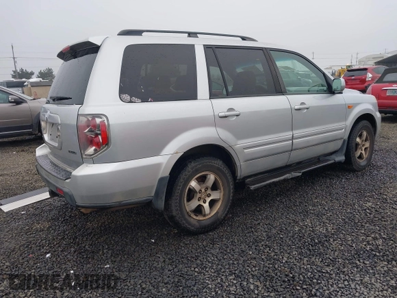 2007 Honda Pilot EX with VIN 2HKYF184X7H511937, listed as a IAAI auction lot 40992172 with 250,940 mi miles. Bid and sale history available at carsss.com. Image 4.