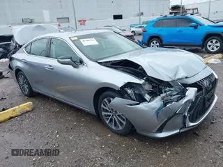 2022 Lexus ES with VIN 58ADZ1B16NU126242, listed as a IAAI auction lot 41700310 with 28,112 mi miles. Bid and sale history available at carsss.com. Image 1.