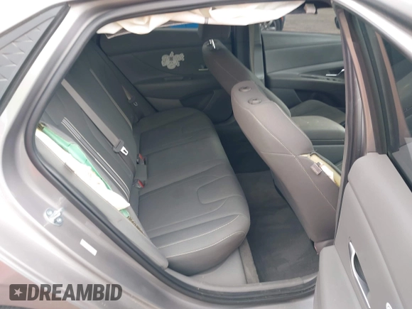 2024 Hyundai Elantra SEL z VIN KMHLM4DG2RU642396, wystawiony jako IAAI lot #42126260 z przebiegiem 15 225 mil mil oraz . Historia ofert i sprzedaży dostępna na DreamBid. Obrazek 8.
