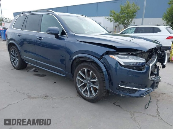 2018 Volvo XC90 Momentum with VIN YV4A22PK6J1215876, listed as a IAAI auction lot 41720316 with 87,015 mi miles. Bid and sale history available at carsss.com. Image 1.