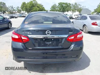2017 Nissan Altima SR z VIN 1N4AL3AP6HC221871, wystawiony jako IAAI lot #42171292 z przebiegiem 59 608 mil mil oraz . Historia ofert i sprzedaży dostępna na DreamBid. Obrazek 16.