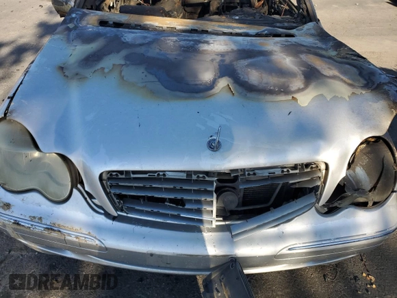 2001 Mercedes-Benz C 230/260/280/320 z VIN WDBRF61J81F084565, wystawiony jako Copart lot #57563974 z przebiegiem Nie podano mil oraz Nie do naprawy • Non repairable. Historia ofert i sprzedaży dostępna na DreamBid. Obrazek 11.