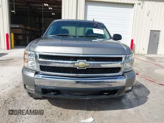 2007 Chevrolet Silverado 1500 LT w/1LT with VIN 2GCEC19J771721896, listed as a IAAI auction lot 41703914 with 217,121 mi miles. Bid and sale history available at carsss.com. Image 12.