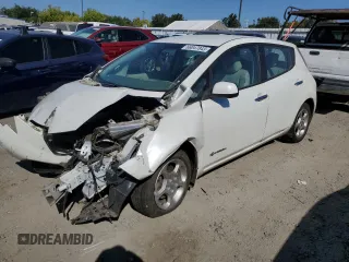 2015 Nissan LEAF SV with VIN 1N4AZ0CPXFC300709, listed as a Copart auction lot 66047843 with 85,638 mi miles. Bid and sale history available at carsss.com. Image 1.
