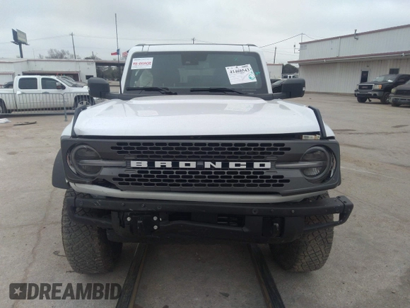 2023 Ford Bronco z VIN 1FMEE5DP9PLB30696, wystawiony jako IAAI lot #41468543 z przebiegiem 12 465 mil mil oraz . Historia ofert i sprzedaży dostępna na DreamBid. Obrazek 12.