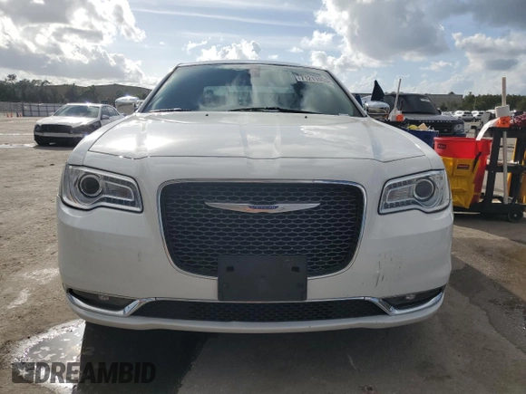 2019 Chrysler 300 Limited with VIN 2C3CCAKG6KH578031, listed as a Copart auction lot 71211053 with 91,428 mi miles and Salvage Title. Bid and sale history available at carsss.com. Image 5.