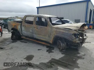 2017 Toyota Tacoma SR with VIN 5TFAX5GN9HX086118, listed as a Copart auction lot 85564284 with 0 mi miles and Non Repairable. Bid and sale history available at carsss.com. Image 4.