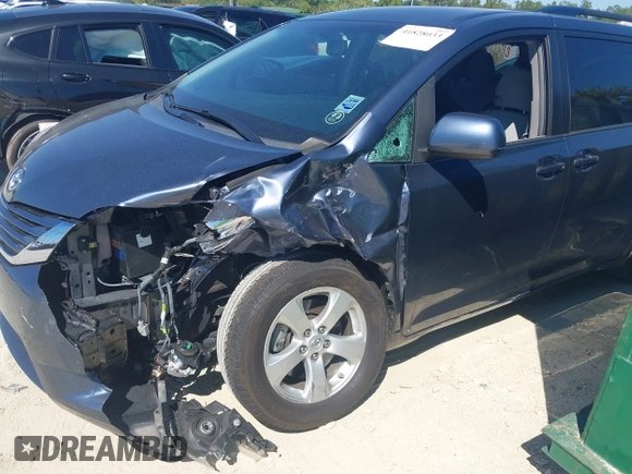 2017 Toyota Sienna LE Auto Access Seat with VIN 5TDKZ3DC3HS869446, listed as a IAAI auction lot 41828033 with 61,082 mi miles and . Bid and sale history available at DreamBid. Image 17.