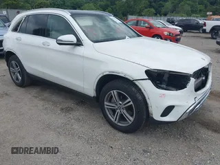 2022 Mercedes-Benz GLC 300 with VIN W1N0G8EBXNV365423, listed as a IAAI auction lot 42764378 with 43,813 mi miles and . Bid and sale history available at DreamBid. Image 1.