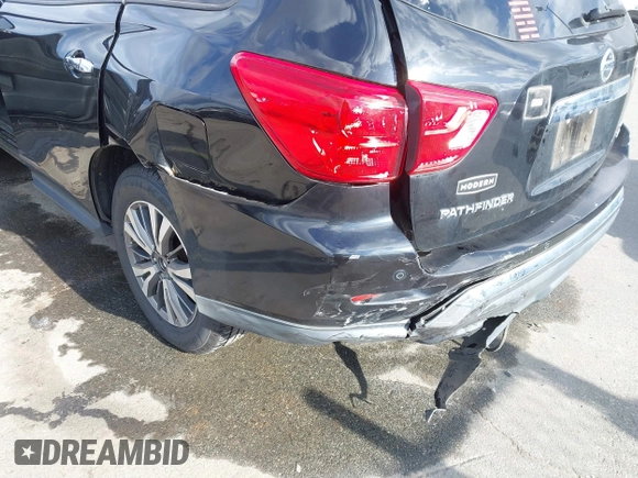 2019 Nissan Pathfinder S z VIN 5N1DR2MM5KC584974, wystawiony jako IAAI lot #41174506 z przebiegiem 76 466 mil mil oraz . Historia ofert i sprzedaży dostępna na DreamBid. Obrazek 6.