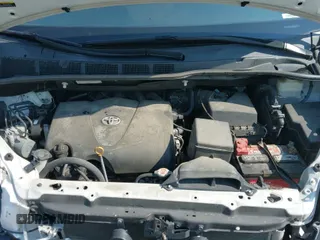 2017 Toyota Sienna XLE Auto Access Seat с VIN 5TDYZ3DC8HS787173, выставлен на аукционе IAAI как лот 42389789 с пробегом 79 879 миль миль и . История ставок и продаж доступна на DreamBid. Изображение 19.