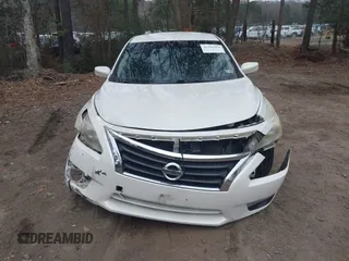 2014 Nissan Altima 2.5 S with VIN 1N4AL3AP2EN335771, listed as a IAAI auction lot 41202964 with 164,995 mi miles. Bid and sale history available at carsss.com. Image 12.
