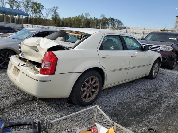 2008 Chrysler 300 Touring with VIN 2C3LA53G08H137189, listed as a Copart auction lot 51606965 with 193,323 mi miles and Salvage Title. Bid and sale history available at carsss.com. Image 3.