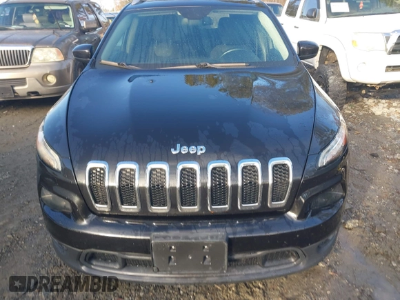2014 Jeep Cherokee Latitude z VIN 1C4PJLCS5EW105809, wystawiony jako IAAI lot #41331585 z przebiegiem 207 609 mil mil oraz . Historia ofert i sprzedaży dostępna na DreamBid. Obrazek 12.
