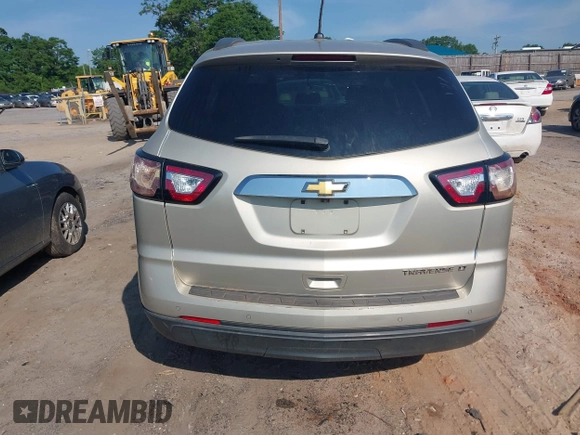 2015 Chevrolet Traverse LT with VIN 1GNKRGKDXFJ236009, listed as a IAAI auction lot 42076239 with Not Provided miles. Bid and sale history available at carsss.com. Image 17.