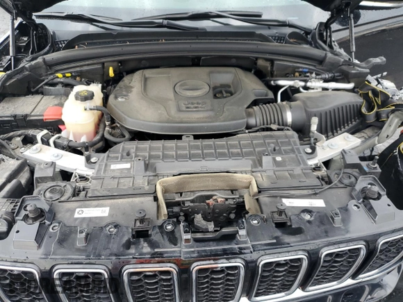 2022 Jeep Grand Cherokee Overland with VIN 1C4RJHDG0N8626912, listed as a Copart auction lot 60131635 with 39,147 mi miles and Salvage title. Bid and sale history available at DreamBid. Image 11.