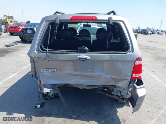 2008 Ford Escape Limited with VIN 1FMCU04188KE20184, listed as a IAAI auction lot 41809075 with 158,116 mi miles. Bid and sale history available at carsss.com. Image 16.